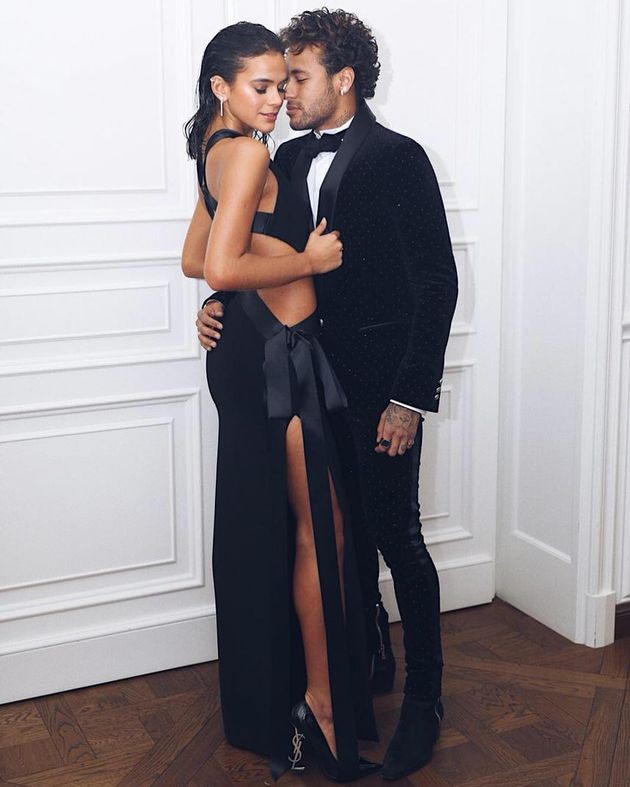 Mê mẩn với những bóng hồng từng yêu Neymar như điếu đổ - Bóng Đá