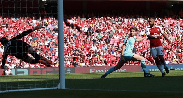 Trước khi chia tay, Arsene Wenger đã gửi lại 
