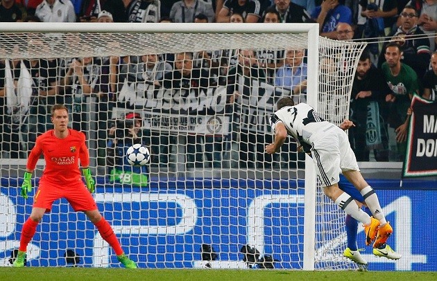Dybala quẩy tan nát hàng phòng ngự của Barca - Bóng Đá