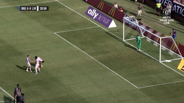 Đá giao hữu với Man Utd, Salah vẫn tranh đá penalty với Mane - Bóng Đá