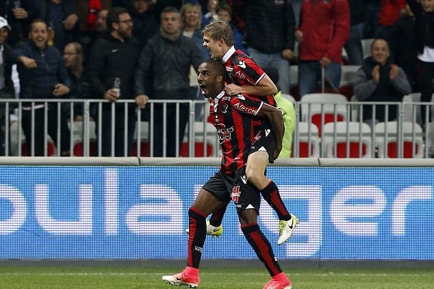 Balotelli đập tan hy vọng của PSG trong ngày Di Maria và Motta nhận thẻ đỏ - Bóng Đá