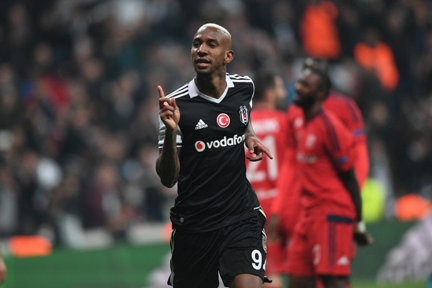 Lyon chiến thắng kịch tính Besiktas trên chấm phạt đền - Bóng Đá