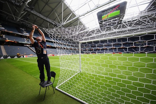 Hậu khủng bố, Mourinho và các học trò căng thẳng ở Stockholm - Bóng Đá