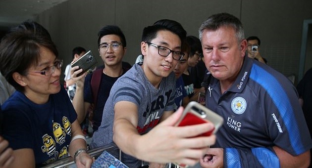 Leicester đá tập, vẫn được săn đón như minh tinh điện ảnh - Bóng Đá