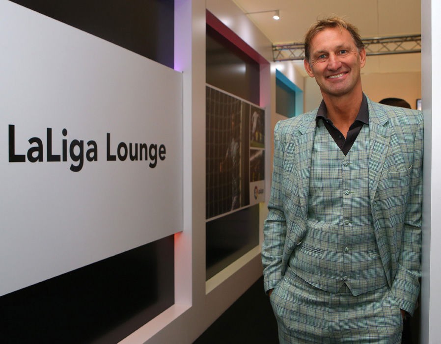 Chùm ảnh: Huyền thoại Tony Adams đến La Liga làm HLV - Bóng Đá
