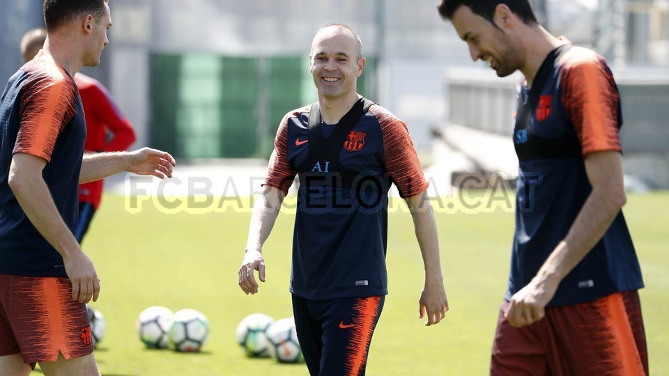 Bayern khai trương shop bán đồ lưu niệm khủng - Bóng Đá