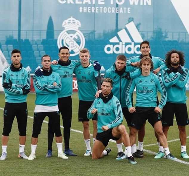 Chờ đón Bayern, Ronaldo ra ám hiệu lạ - Bóng Đá