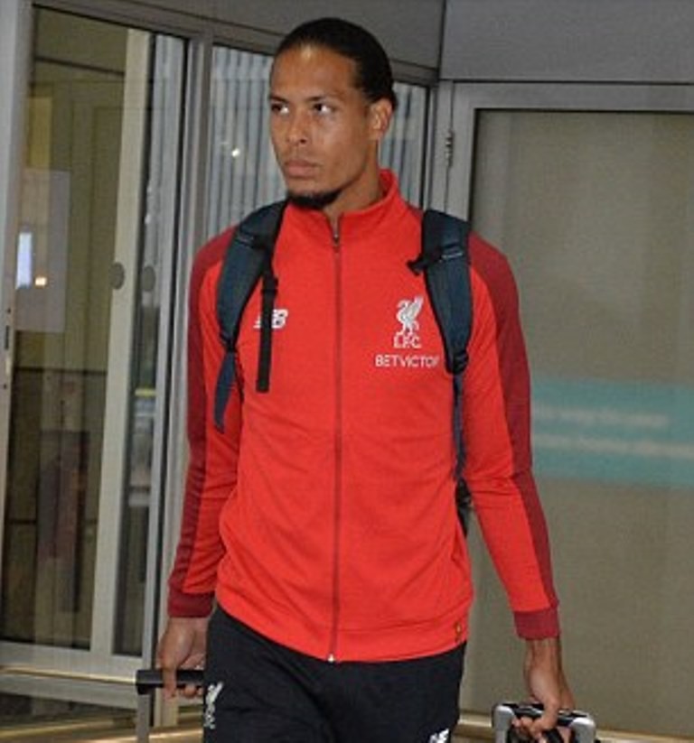 Vừa thắng Man Utd, Liverpool đã tức tốc trở về Anh - Bóng Đá