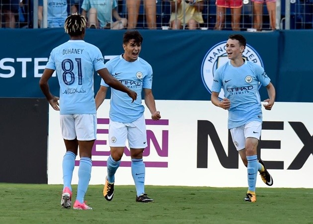 Pep hớn hở ra mặt, sau chiến tích hạ Tottenham - Bóng Đá