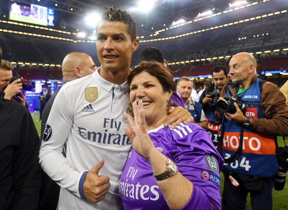 Những câu chuyện sẽ khiến bạn thay đổi định kiến về Ronaldo (Phần 2) - Bóng Đá