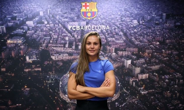 Everton và Barcelona đi đầu 