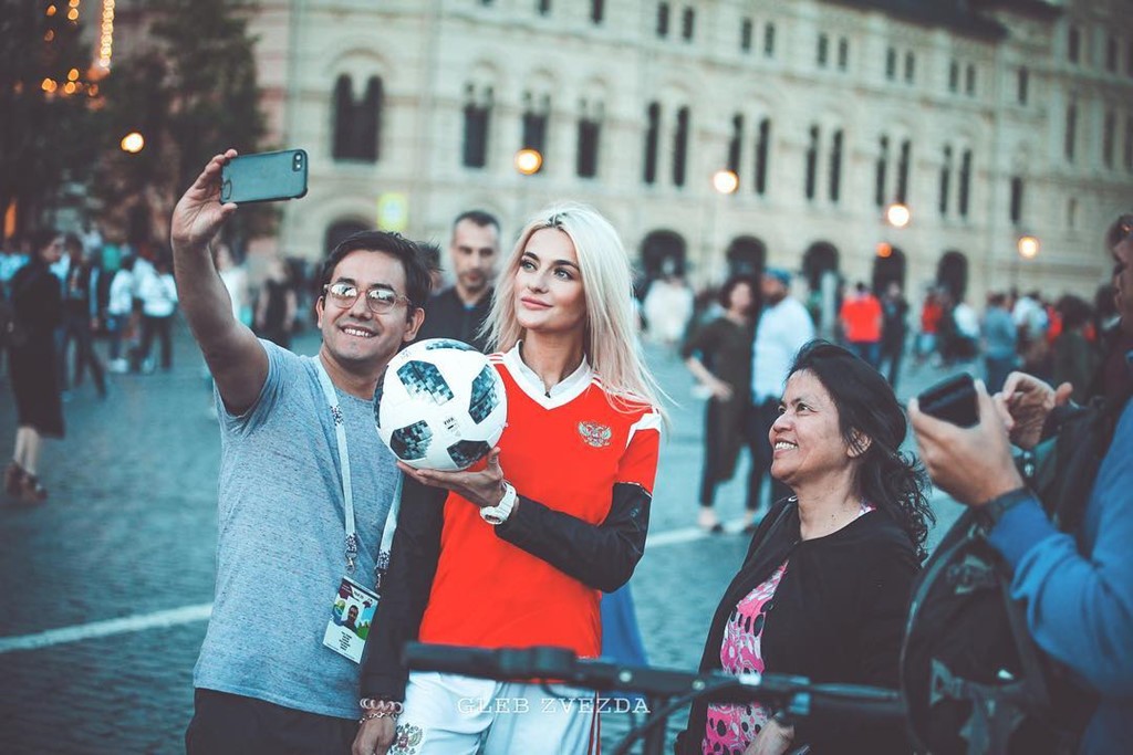 World Cup 2018 là cuộc đua của loạt CĐV xinh đẹp và nóng bỏng - Bóng Đá