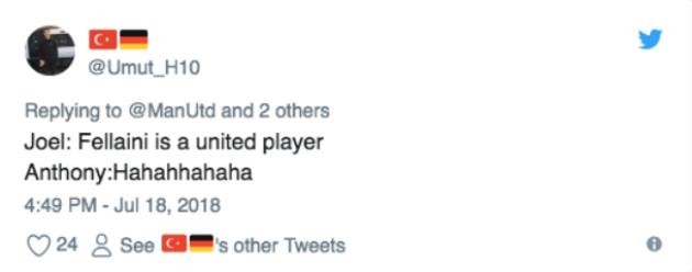Fan Man United SỐC với hành động chưa từng thấy của Martial - Bóng Đá