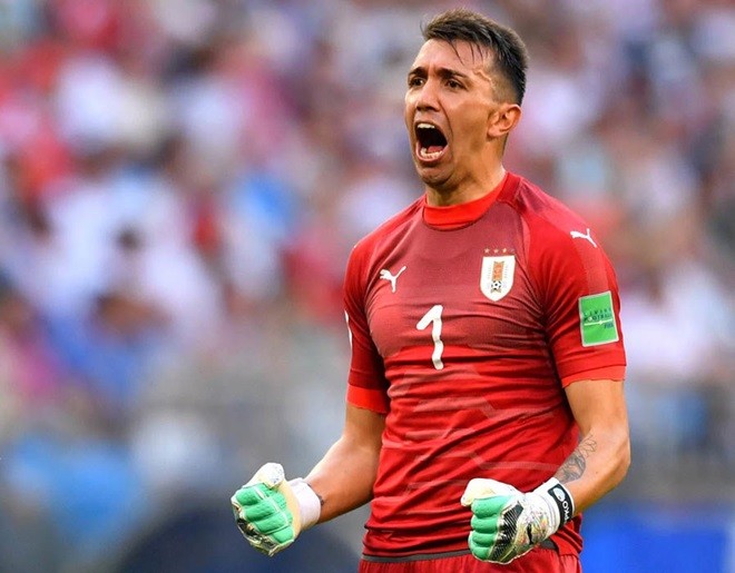 Lộ diện 11 ngôi sao ra sân của Uruguay trước Pháp: Suarez lãnh ấn tiên phong - Bóng Đá