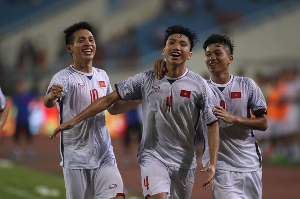 TRỰC TIẾP U23 Việt Nam 1-0 U23 Oman (H2): Văn Hậu lập siêu phẩm - Bóng Đá