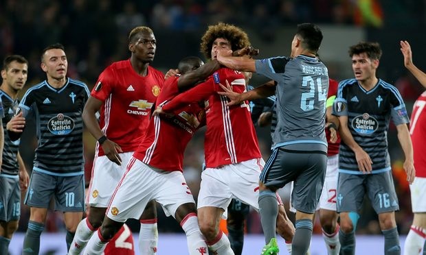 Mourinho: Bailly chỉ đáng thẻ vàng - Bóng Đá