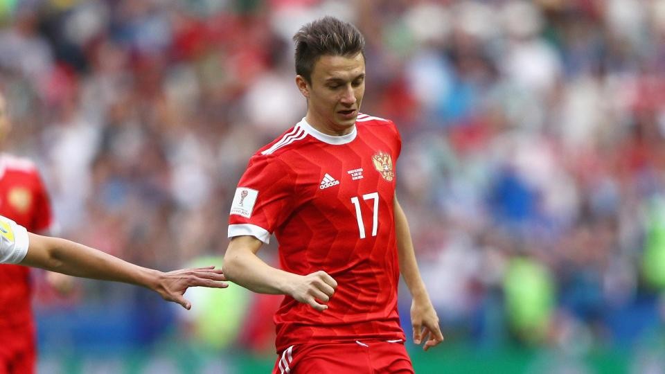 'Hot Boy' Golovin từng được Wenger mời về Arsenal vào năm ngoái - Bóng Đá