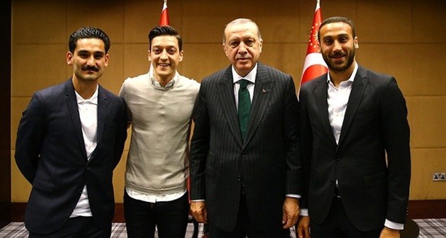 'Gundogan, Ozil không đủ trình để đá cho tuyển Đức' - Bóng Đá