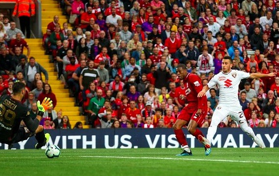 Wijnaldum lần đầu nói về việc muốn trốn chạy khỏi Liverpool - Bóng Đá