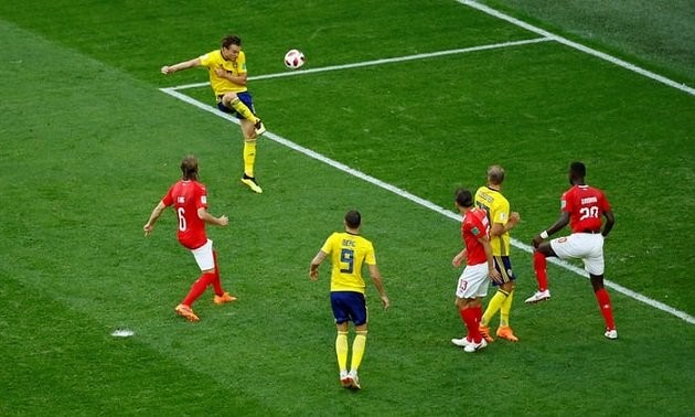 Napoli đẩy mạnh việc hỏi mua 'thần hộ vệ' bị lãng quên của Liverpool - Bóng Đá