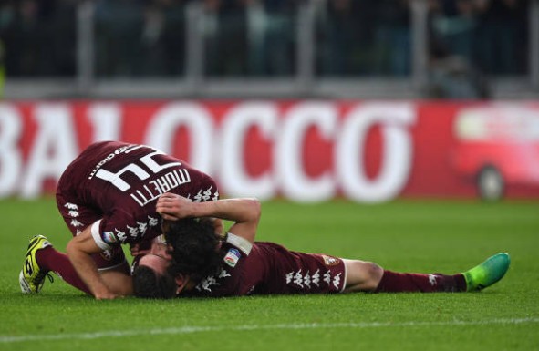 Higuian vào sân, Juventus thoát chết trước 10 người của Torino - Bóng Đá