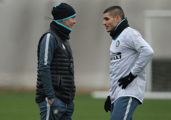 Ghế Pioli lung lay, Icardi đứng ra bảo vệ thầy - Bóng Đá
