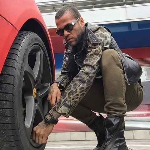 Vô địch CL, mỗi cầu thủ Juventus sẽ có ngay 1 chiếc Ferrari - Bóng Đá