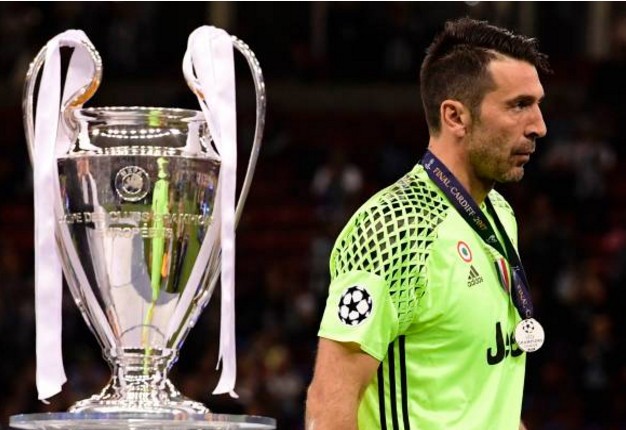 An ủi đồng đội, nhưng Buffon chẳng thể an ủi chính mình - Bóng Đá