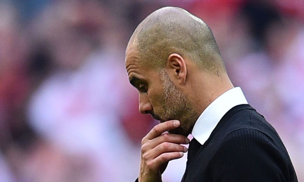 Nước Anh cuối tuần qua: Tiếng hét của Wenger, cái cúi đầu của Pep - Bóng Đá