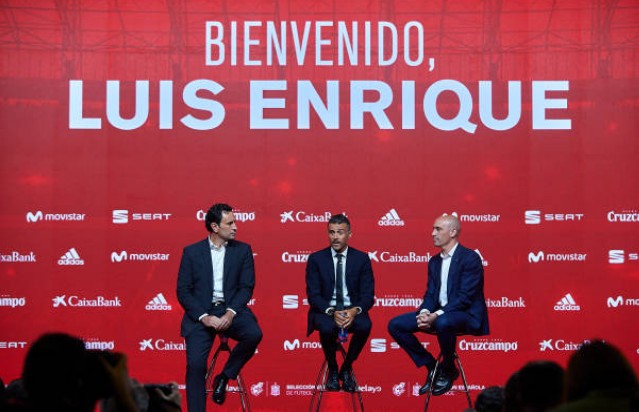 Người cũ Barcelona chính thức ra mắt trên vai trò HLV trưởng La Roja - Bóng Đá