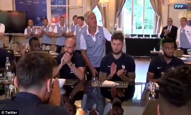 Griezmann cạch mặt sao Real khi hội quân cùng tuyển Pháp - Bóng Đá