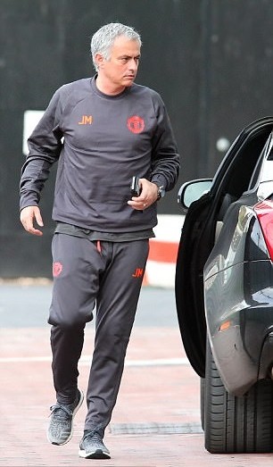 Rooney hớn hở có mặt tại khách san Lowry - Bóng Đá