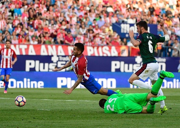 Adebayor khoe những mẫu xe độc nhất vô nhị - Bóng Đá