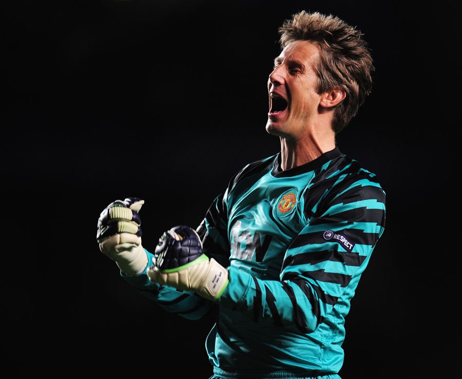 10 thủ môn xuất sắc nhất do NHM bình chọn: Kahn chỉ chịu thua Buffon - Bóng Đá