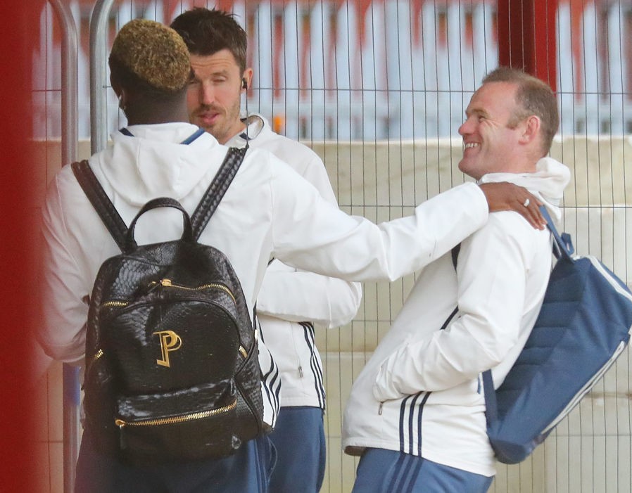 man utd trên đường tới London - Bóng Đá
