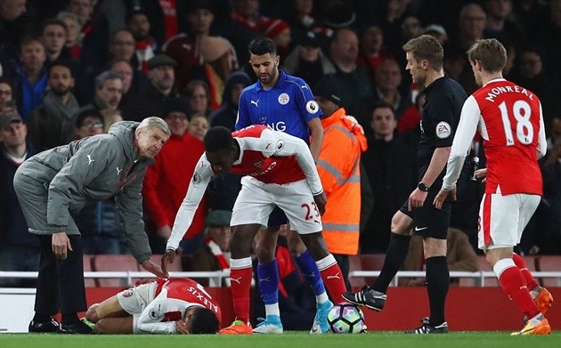 Monreal tiếp tục tỏa sáng giúp Arsenal sáng cửa top 4 - Bóng Đá