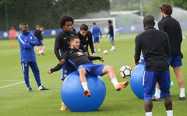 Chelsea tập bài lạ, quyết hạ Man Utd - Bóng Đá