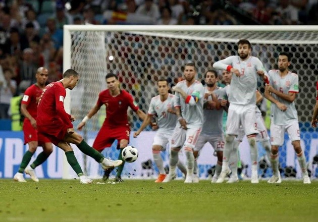 Ronaldo phá kỉ lục hat-trick: Bước đệm trên con đường trở thành GOAT - Bóng Đá