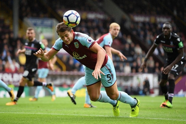 Fellaini gặp rắc rối khi dạo phố - Bóng Đá