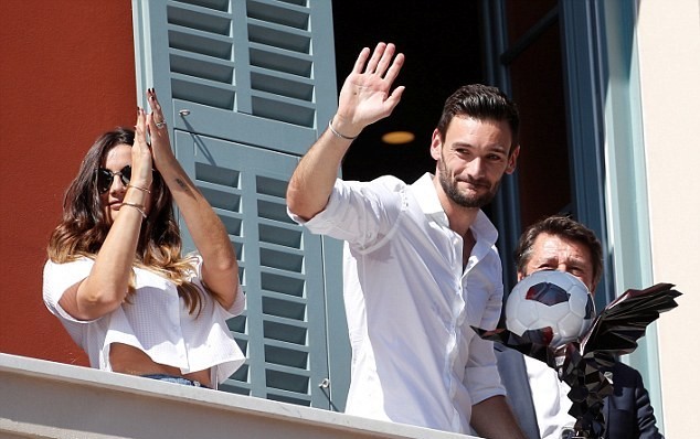 Hugo Lloris được tôn vinh như người hùng ở Nice - Bóng Đá