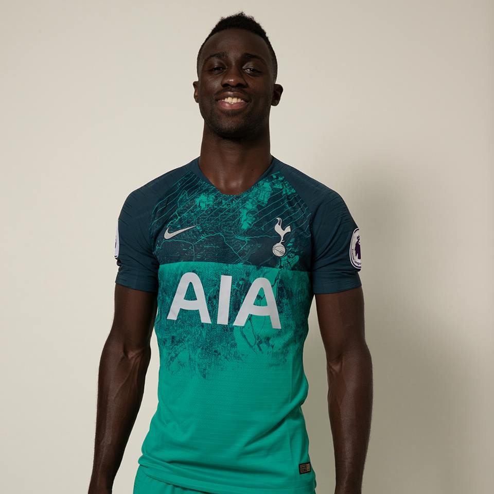 Cận cảnh áo đấu thứ 3 lạ lẫm của Tottenham Hotspur - Bóng Đá