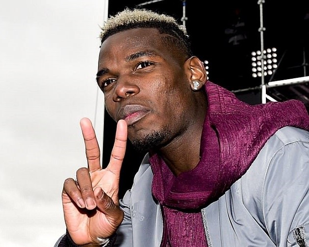 Pogba rạng rỡ bên mẹ hiền trong chiến dịch quảng bá cho Adidas - Bóng Đá