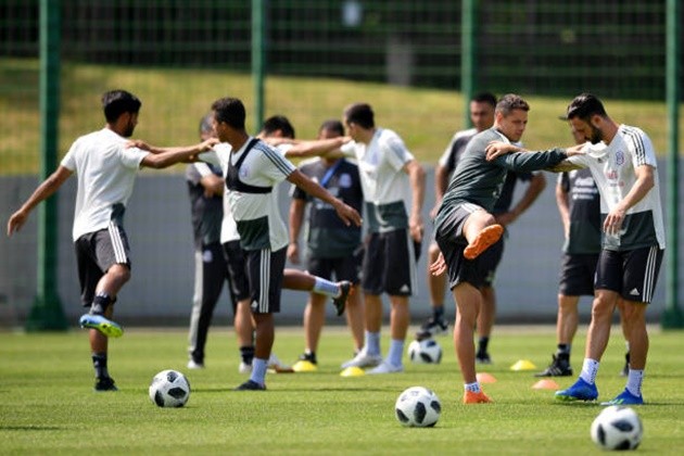 Hé lộ thứ vũ khí Mexico dùng để đối đầu với Brazil - Bóng Đá