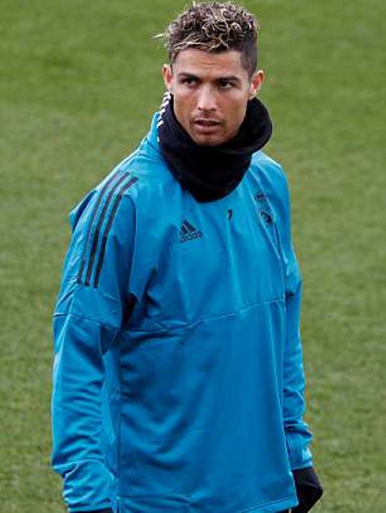 Chờ đón Bayern, Ronaldo ra ám hiệu lạ - Bóng Đá