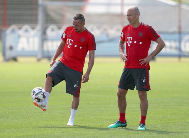 Những thái cực trái ngược nhau ngày Bayern Munich hội quân - Bóng Đá