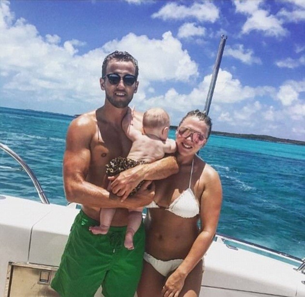 Harry Kane cầu hôn bạn gái - Bóng Đá