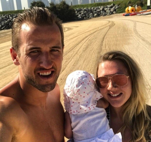 Harry Kane cầu hôn bạn gái - Bóng Đá