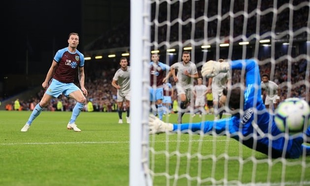 Chiến thắng ở vòng loại thứ hai Europa League, HLV Sean Dyche 