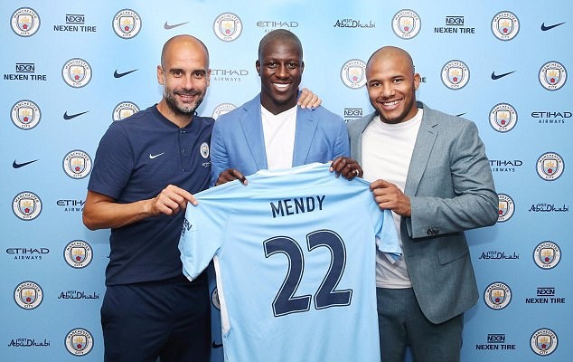 Man City ‘vá’ hàng thủ: 3 năm tốn 300 triệu bảng - Bóng Đá