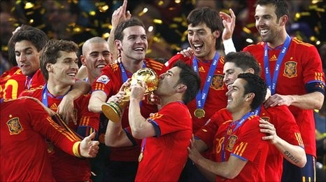 Đôi khi có gì đó thối nát trong lòng tuyển Tây Ban Nha và nó được gọi là... Real Madrid - Bóng Đá